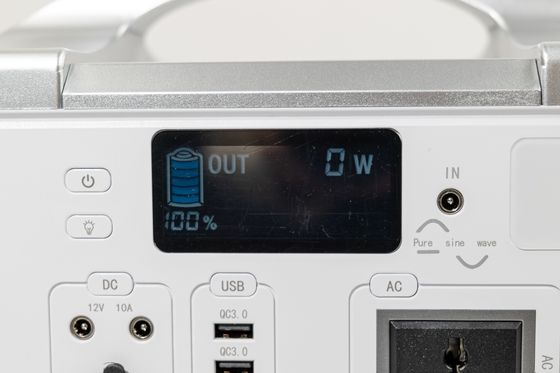 Brak efektu pamięci. Przenośna elektrownia o czystej falie sinus z zatwierdzeniem ROHS dla domowych systemów magazynowania energii.