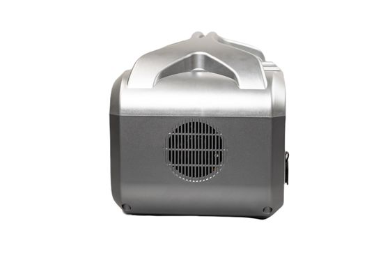 UL / CE Approved 576Wh AC Output Power Szybkie ładowanie w ciągu 3 godzin Przenośna elektrownia słoneczna z światłem LED dla RV