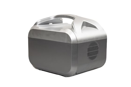UL / CE Approved 576Wh AC Output Power Szybkie ładowanie w ciągu 3 godzin Przenośna elektrownia słoneczna z światłem LED dla RV
