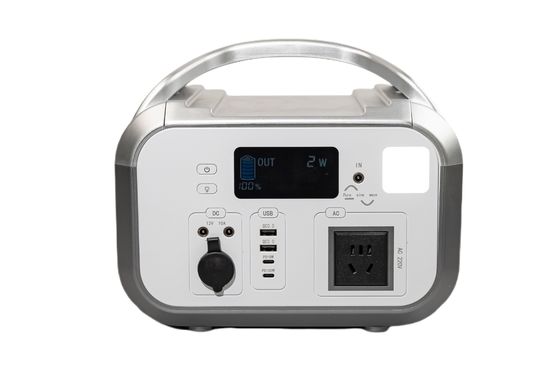 Światło LED do ładowania Lifepo4 Cylindryczny z 3 gniazdkami AC Bateria Power Bank dla smartfonów