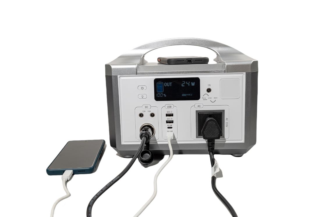 IP65 Przenośne źródło zasilania ŻyciePO4 600WH Akumulator Moc wyjściowa do 1200W Generator energii słonecznej do obozowania / domowego użytku